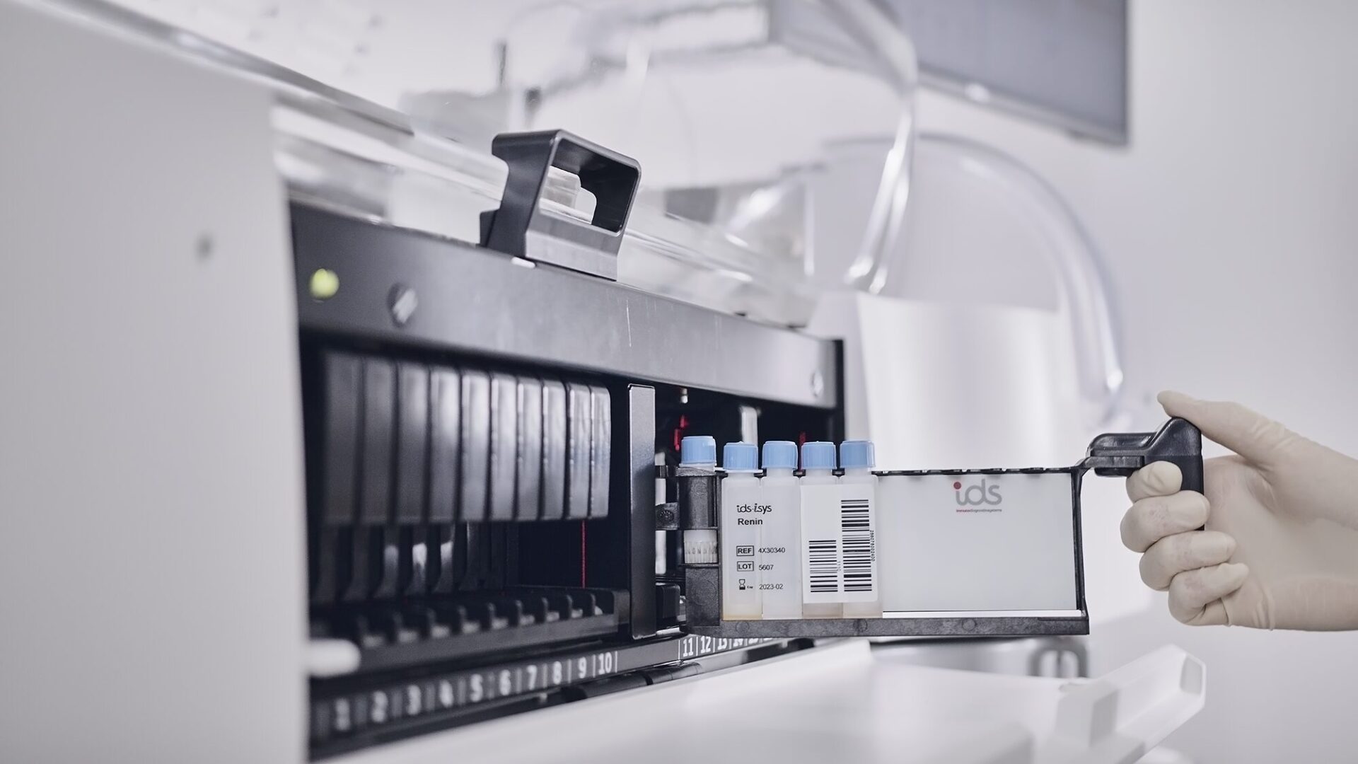 i20 Instrument CartridgeLoading1 V01